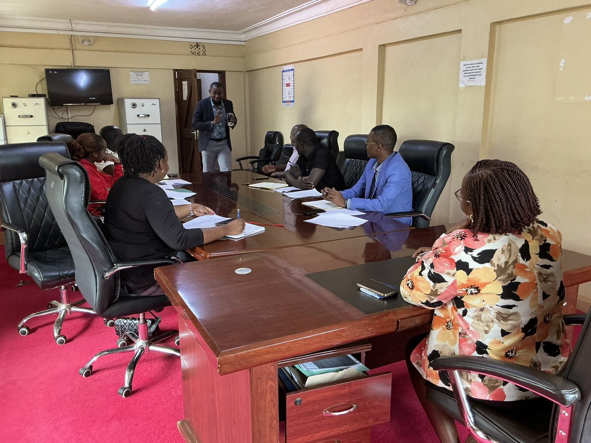 CoB_Kenya's tweet photo. The @OCOB_Kenya team was in Busia County to monitor &amp; evaluate budget implementation for FY 2024/25, in line with Section 5(b) of the Controller of Budget Act, 2016. The meeting was chaired by Gypson Wafula, Chief Officer, Treasury and Economic Planning. https://t.co/0TyW1Wzzgk