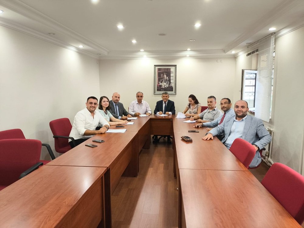 AFYONKARAHİSAR SAĞLIK BİLİMLERİ ÜNİVERSİTESİ İLE 3. DÖNEM TOPLU İŞ SÖZLEŞMESİ İMZALANDI

Sendikamız ile Afyonkarahisar Sağlık Bilimleri Üniversitesi arasında üçüncü dönem toplu iş sözleşmesi TÜHİS’de düzenlenen törenle imzalandı.

Görüşmeye, Sendikamız Genel Sekreteri Metin Güney