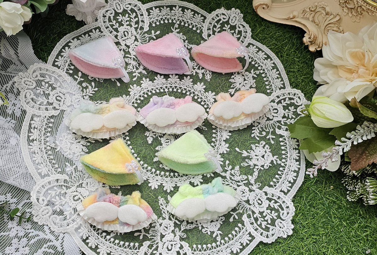 입고안내드립니다!
5cm 의상 ~ with <a href="/Butter_Melon__/">💚버터멜론🍈</a>
버터멜론님의 5cm 핸드메이드 의상 신작인 🤍매지컬봉봉🤍입니다!
의상 뒤에 아가천사 날개가 달려있어 더더욱 귀여운 의상이에요!
이번 신상은 23일 토요일인 내일부터 판매합니다!!!😚
시착도 가능하니 많은 관심 부탁드려요!
감사합니다🤍