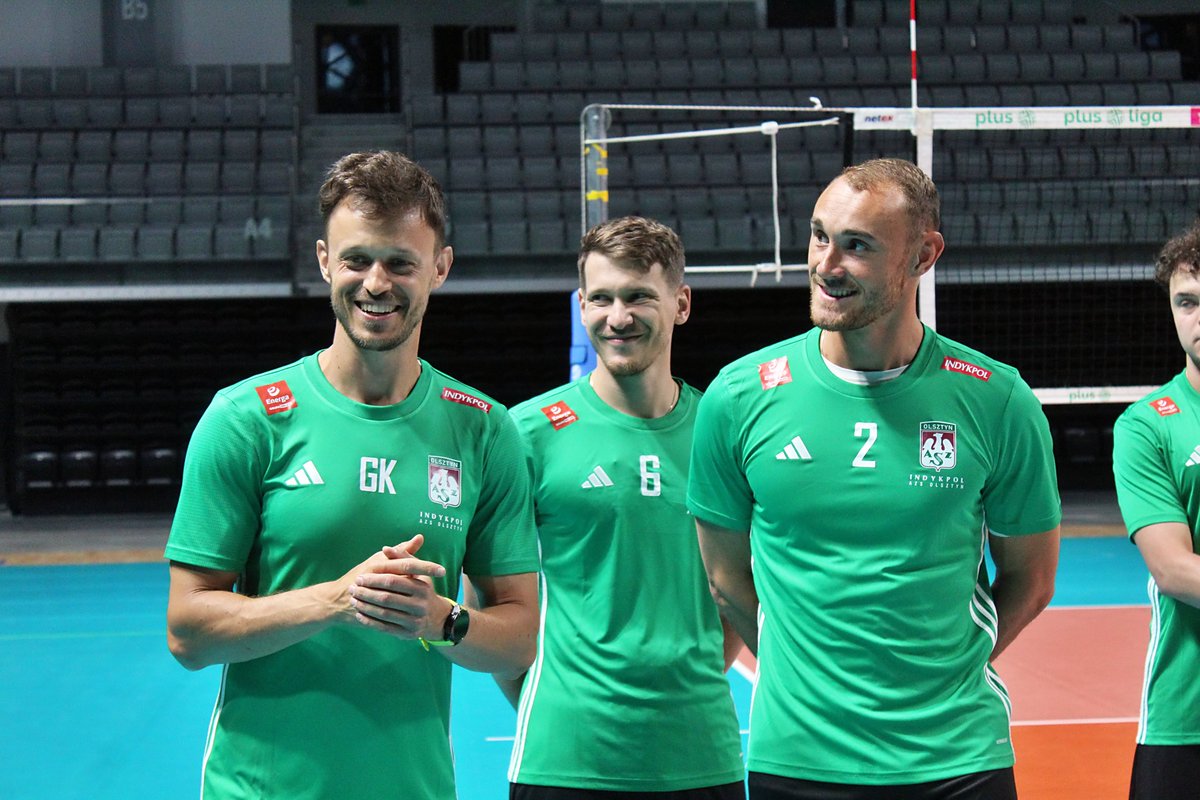 Kiedy wiesz, że właśnie skończyłeś ostatni trening w tygodniu i… zaczyna się weekend! 🔥 Czas na regenerację, dobry humor i chwilę oddechu – a od poniedziałku wracamy po więcej! 💪