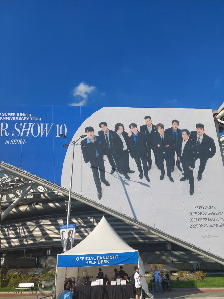 Melody_elfr's tweet photo. SUPER JUNIOR SS10
20주년 축하해💙💙
#슈퍼스타에스엠타운 #SUPERSTARSMTOWN
#SUPERJUNIOR #슈퍼주니어 https://t.co/rRr49UMkuJ