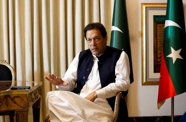 🚨🇵🇰IMRAN KHAN: THE MAN WHO WON’T BOW TO THE ESTABLISHMENT

Imran Khan has never been ordinary.

A world champion cricketer, Oxford-educated, philanthropist, and political outsider, he built a movement that turned millions of disillusioned Pakistanis into believers. 

Where