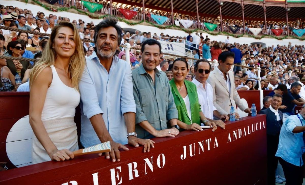 SergioBlanco66's tweet photo. Juanma después de la feria y los toros, pásate por el incendio de ayer 21 agosto en El Juanar, Monda/Ojén. Q tendrás el gusanillo de comer algo allí tienes la exquisitez de
los bocadillo  q nos llevan al incendio. https://t.co/ykgxNlM26g