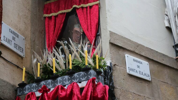 ireneuc's tweet image. 🔧 Des de llavors, els pouaters (els que fan pous) de Barcelona tenen a Santa Eulàlia com a patrona. La seva intervenció amb l’aigua la fa protectora dels pous i de l’aigua subterrània. #Tradicions #Oficis #SantaEulàlia #Catalunya