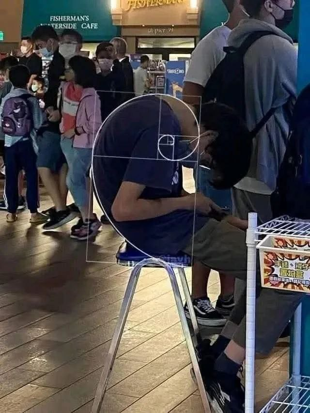 RealMusashii's tweet photo. @HTX_Global When you’re digging through the trenches trying to find the next 100x

But unknowingly, you’re already sitting in the Golden Celestial Ratio. ✨

0x1618e21A0A5e39C75B59882357C0569d55561618

$GCR  💹 https://t.co/a6E6t74l8y