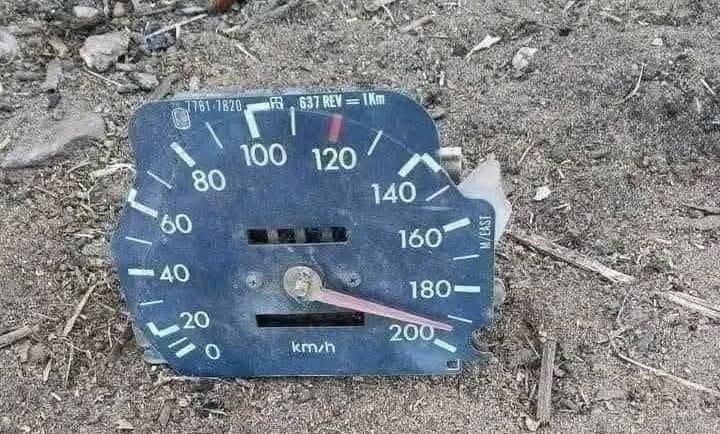 "وَلا تُلْقُوا بِأَيْدِيكُمْ إِلَى التَّهْلُكَةِ"💔