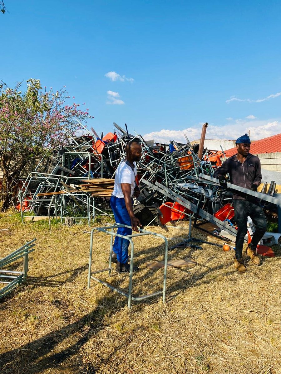 KasiEconomy's tweet photo. Young people from Lotus Gardens Township collect old and broken school furniture and refurbish it.
They are Reagela Maintenance & Holdings.

Contact them:

📞 076 882 1365 (WhatsApp) / 069 483 2531
📧 reagela.maintenance@gmail.com
📍 31 Rholisizwe Street, Lotus Gardens, PTA West
 @reagela82349