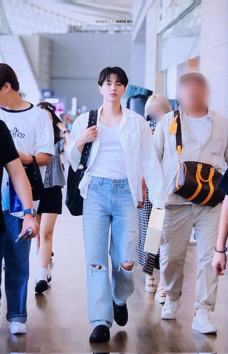 lkiment_'s tweet photo. Kim myungsoo on his way to drive everyone crazy:

Who am i kidding he's not otw he's alr doing it

#エル #キムミョンス #김명수 #명수 #엘 #인피니트 #INFINITE https://t.co/X03ssfAozN