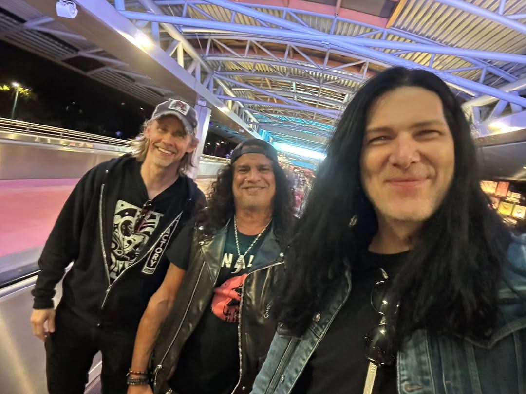 Slash : "Movie night with the boys in FL. Putting final touches on new record due in 2027. It's going to be a good one! #SMKC #Conspirators @officialmyleskennedy <a href="/toddkerns/">TODD KERNS</a> <a href="/brentfitz/">Brent Fitz</a> <a href="/franksidoris/">Frank Sidoris</a> iiii]; )'"
