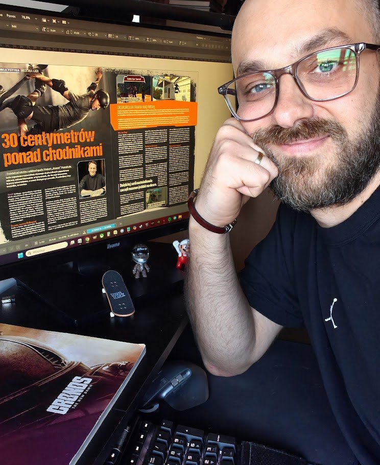 Takie zdjęcie podesłał nam <a href="/LukeMora90/">Łukasz Morawski</a>, czyli redaktor prowadzący kwartalnik CD-Action.

W wiadomości od Morasia widnieje także następujący tekst: „Eluwina, ziąą! Pomyślałem, że może warto byłoby wrzucić na socialki info o pre-orderze wrześniowego numeru CDA, ale żeby nie było to