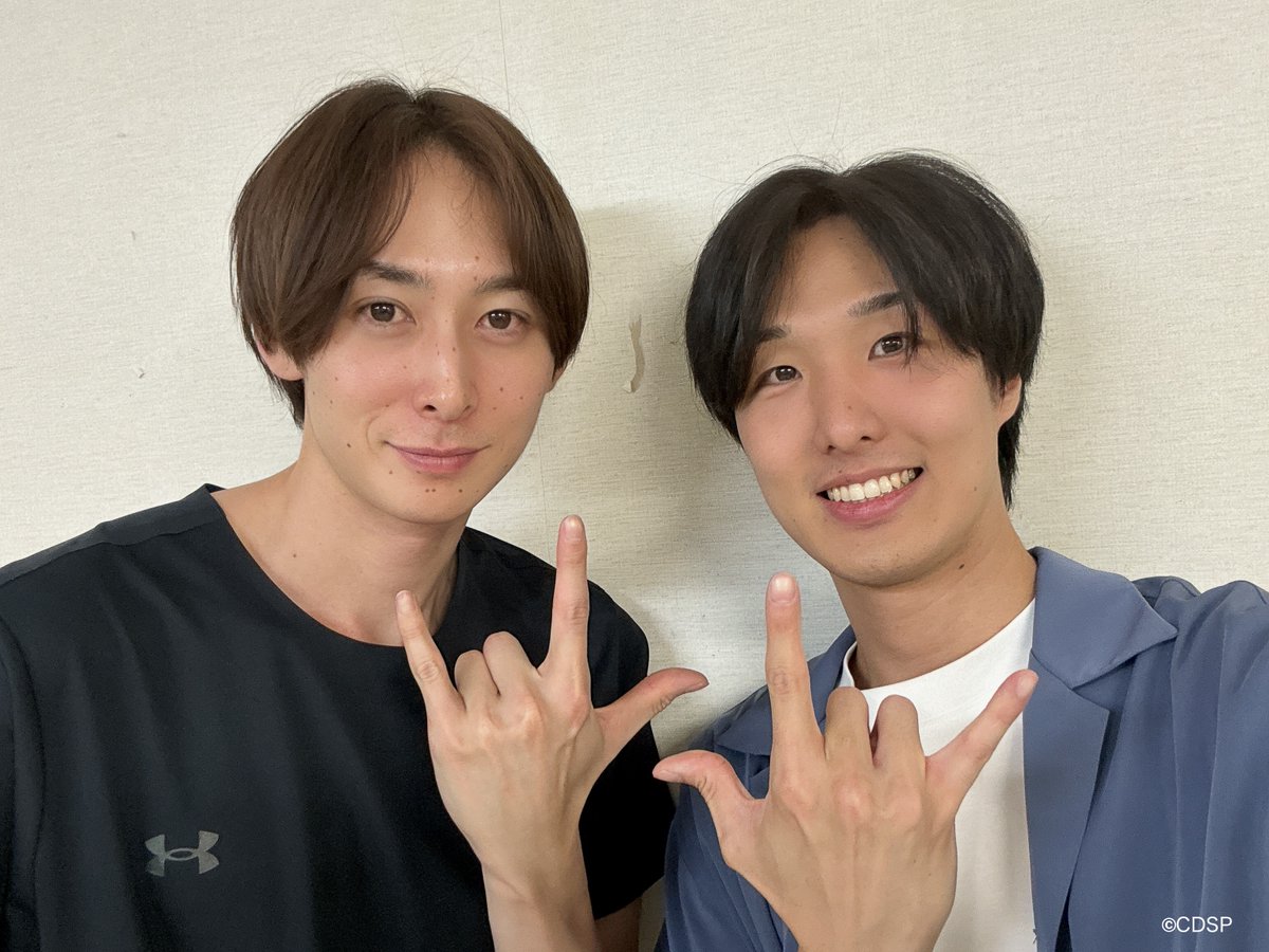 ＼🌟稽古場レポートvol.11🌟／
ー
アンサンブルの浅田壮摩です！
天堂天彦役の涼星さんと一緒に撮っていだたきました！
稽古場は毎日が本当に楽しくて、笑っぱなしの日々です！
笑いに包まれながらいろんなアイデアを出し合って毎日面白さを更新中です！
皆様是非ご期待ください！
ー
#カリdeステ