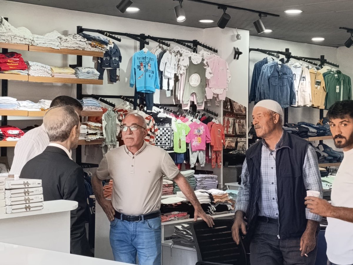 Abdurrahman Akyüz (@aakyuz54) on Twitter photo 📍 Tekman | Erzurum
Türkiye Yüzyılı Buluşmaları kapsamında dün Erzurum’un Tekman ilçesindeydik.
İlçe Başkanlığımızda teşkilatımızla bir araya geldikten sonra esnaflarımızı ziyaret ederek Cumhurbaşkanımız Sayın <a href="/RTErdogan/">Recep Tayyip Erdoğan</a> ‘ın selamlarını ilettik.
Bize gösterilen samimiyet ve 📍 Tekman | Erzurum
Türkiye Yüzyılı Buluşmaları kapsamında dün Erzurum’un Tekman ilçesindeydik.
İlçe Başkanlığımızda teşkilatımızla bir araya geldikten sonra esnaflarımızı ziyaret ederek Cumhurbaşkanımız Sayın <a href="/RTErdogan/">Recep Tayyip Erdoğan</a> ‘ın selamlarını ilettik.
Bize gösterilen samimiyet ve