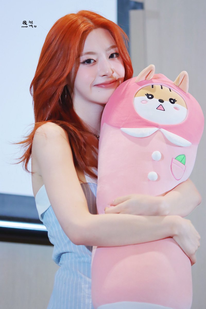 yzywgd_'s tweet photo. 250817 싱가포르

#SEEUN #세은 
#STAYC #스테이씨 https://t.co/Ms7jRYf4r1