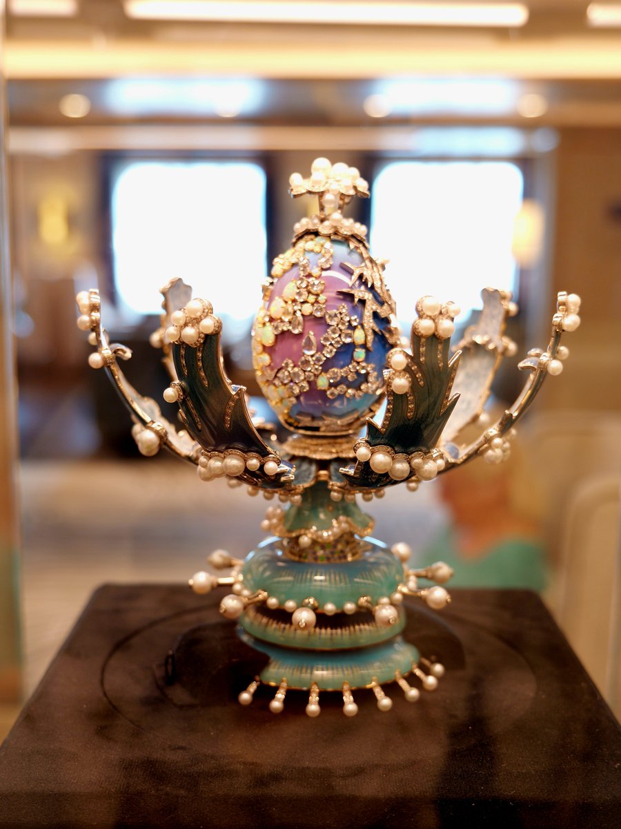 FoylePort's tweet image. We had the honour of welcoming @regentcruises Seven Seas Grandeur on her maiden call to the Foyle!🎊

Thanks to Capt Mertzanis for kindly hosting us onboard the luxurious vessel. We are always delighted to welcome new ships and look forward to many more calls in the future!