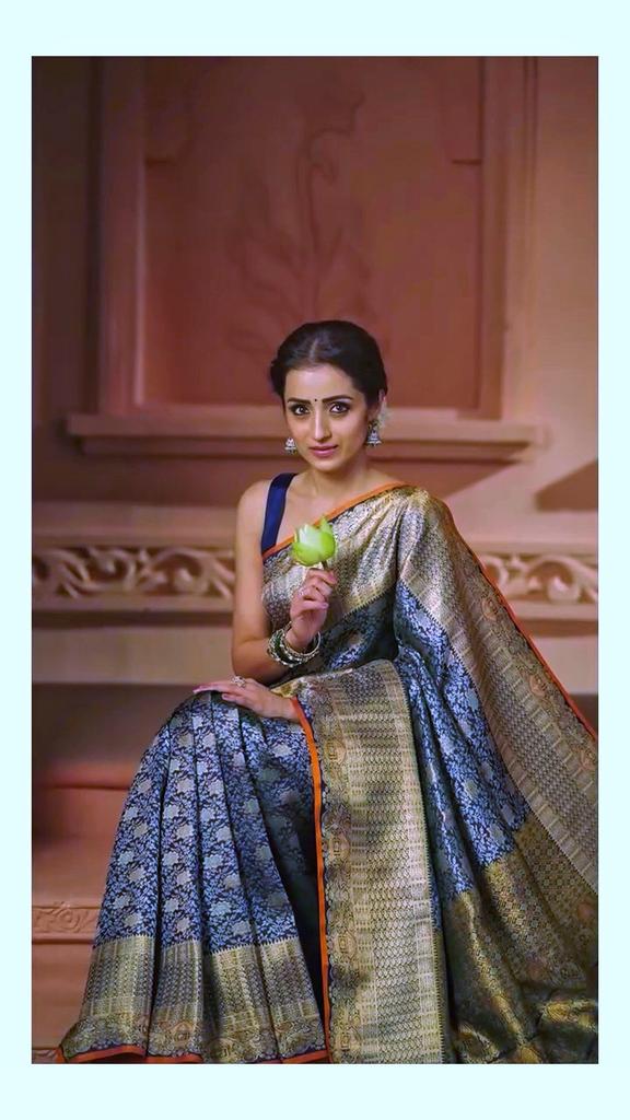 trishaoffl's tweet photo. 📸 #Pothys

@trishtrashers 💙
#Trisha #Trishakrishnan https://t.co/hZMGs7Si0U