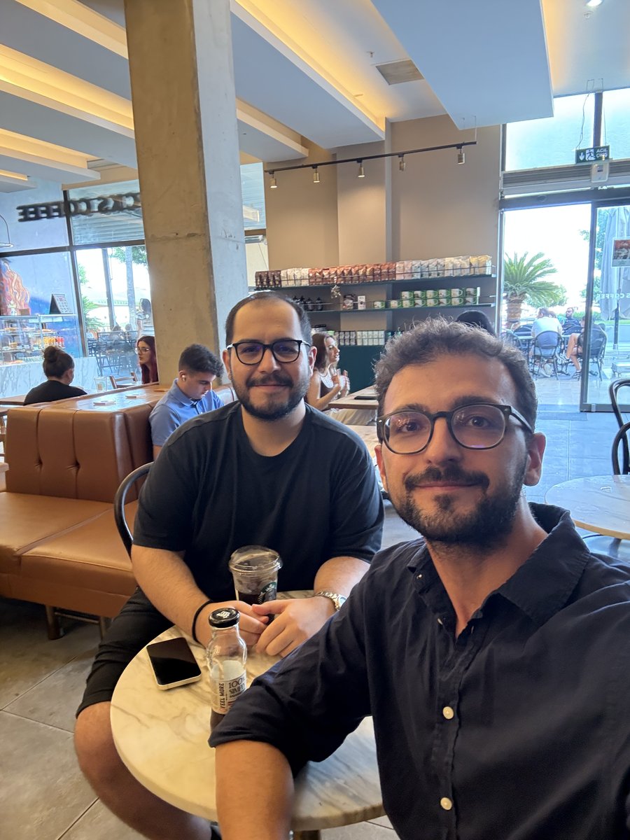 Girişimciliğine hayran olduğum, her masada olan, topluluğumuzun da en aktif üyelerinden <a href="/ardakaanozcan_/">arda kaan özcan</a> ile keyifli bir sohbet yaptık. Başka Mersin'de olan var mı, bir dahakine çağıralım?