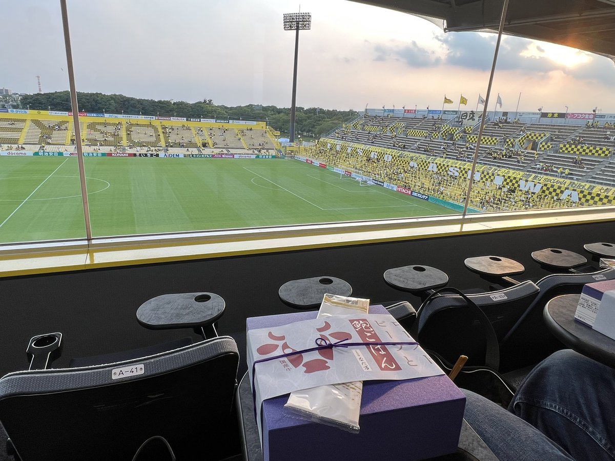 liy_tp's tweet photo. めっさ忙しいけれど生きてます。
暇な時はサッカーみてます⚽️ https://t.co/hXS4jPrSZL