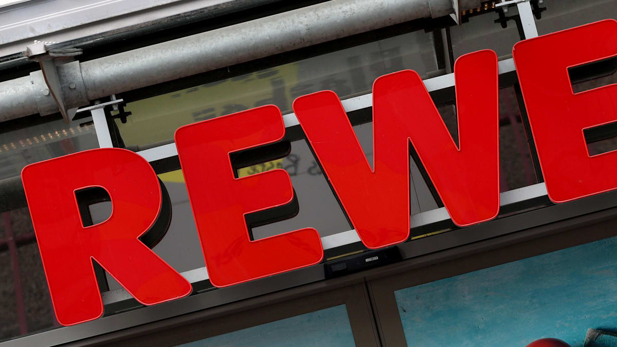 Kind lässt Nudeln fallen – Rewe-Mitarbeiter ohrfeigt Mutter to.welt.de/Y4FCvAm