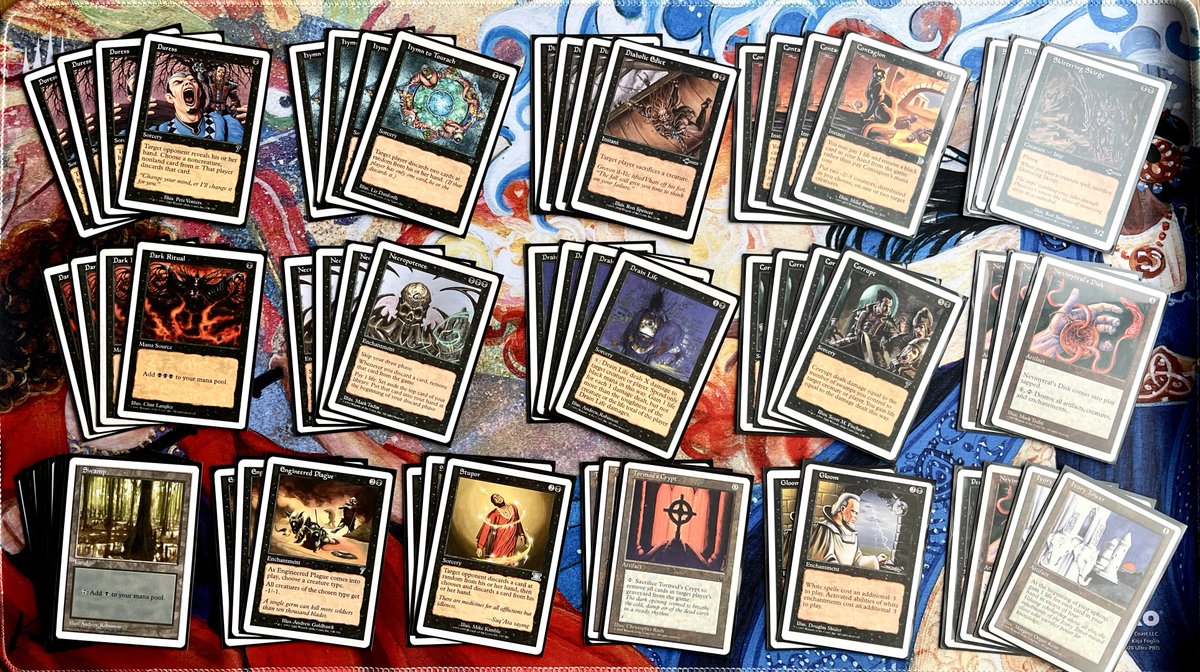 フル白枠ネクロディスク

ミドルスクールの暗黒の儀式解禁イベントで使用しました！

 #みんなの黒単がみたい