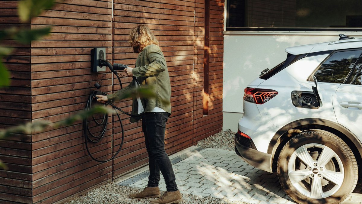 Eine neue Abgabe für Elektroautos soll kommen, Basel erhält Superblocks und Zürich streitet über einen Spurabbau:  
 
Die Schlagzeilen der Woche jetzt auf mobimag.ch/newsletter-34-….