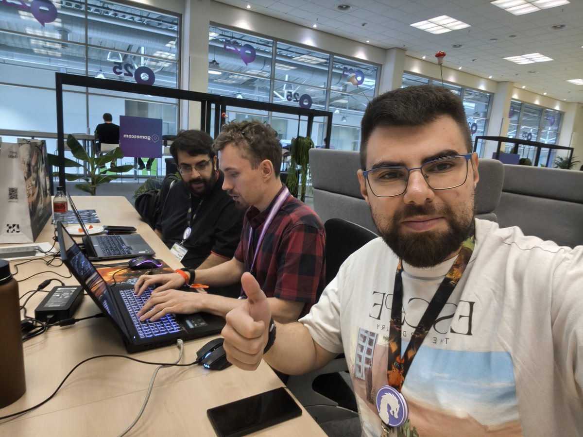 Pixxpo's tweet image. Preparando entrevistas! @AlterTimeSK