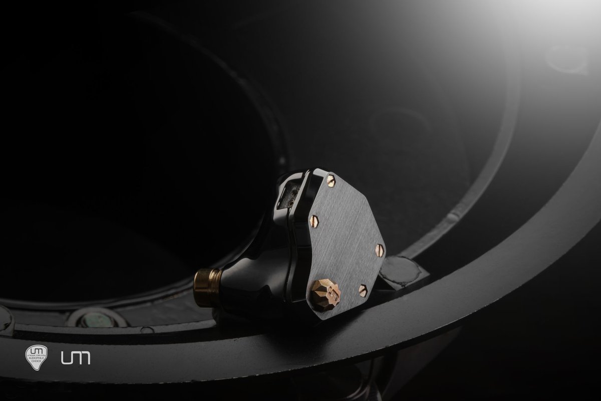 UniqueMelody_UM's tweet photo. Mest Jet Black https://t.co/e5lBKa0E8v