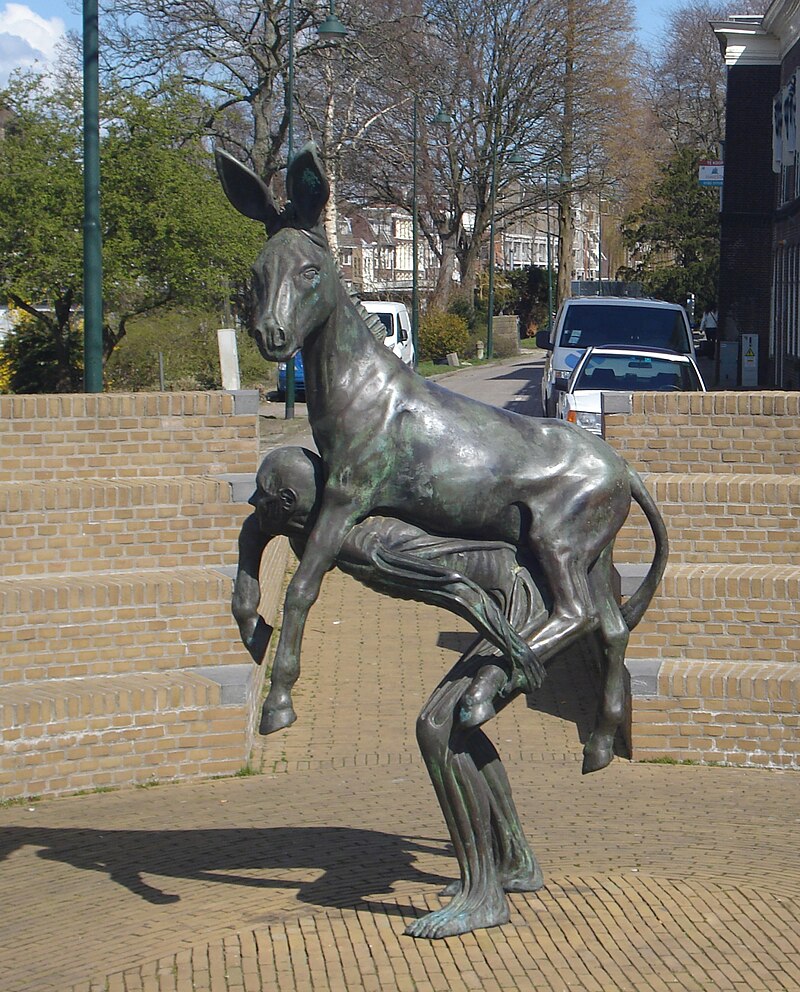 Yalangoch lesbiyan kurashi Yigitning qizning mushukini yalashini tomosha qiling