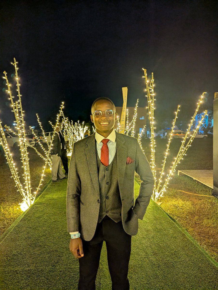 AdrianMutyaba's tweet image. The climax of the Rotary year of service is the District conference.This grand celebration of the year's achievements also doubles as the official transfer of leadership to the new leaders.Its an event of pop and glamour and I've attended a few of these.
#ItsTimeToJoinRotaract