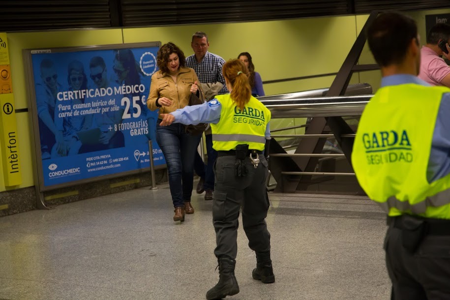 GVA FGV (@gvafgv) on Twitter photo 📢 #FGV destinarà més de 40 M € en els servicis de vigilància i protecció de <a href="/metrovalencia/">Metrovalencia</a> i <a href="/TramdeAlicante/">TRAM d'Alacant</a>
✍️ Nou contracte per 2 anys i 1 possible pròrroga
🦺 Mes #seguretat per a clients, agents, instal·lacions, material mòbil i estacions
📰 bit.ly/4b0nKf4 📢 #FGV destinarà més de 40 M € en els servicis de vigilància i protecció de <a href="/metrovalencia/">Metrovalencia</a> i <a href="/TramdeAlicante/">TRAM d'Alacant</a>
✍️ Nou contracte per 2 anys i 1 possible pròrroga
🦺 Mes #seguretat per a clients, agents, instal·lacions, material mòbil i estacions
📰 bit.ly/4b0nKf4