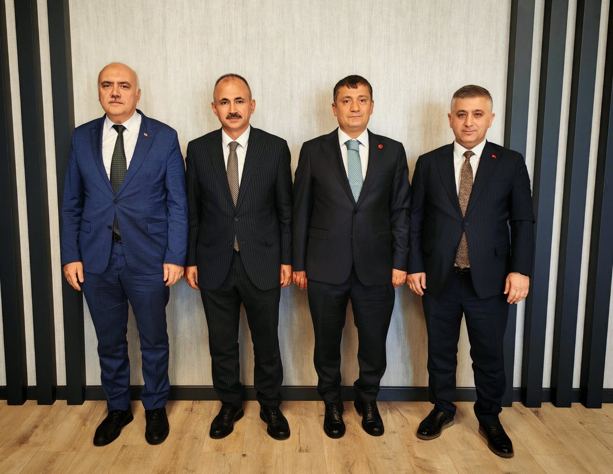 Ankara İl Milli Eğitim Müdürümüz Sn. Murat Küçükali’yi ziyaret ederek Kızılcahamam’ımızın eğitim vizyonunu ve geleceğe dair hedeflerimizi istişare ettik.

Samimi misafirperverliği ve bizlere gösterdiği destekten ötürü kendilerine gönülden teşekkür ediyorum. 🙏📚

Eğitim;