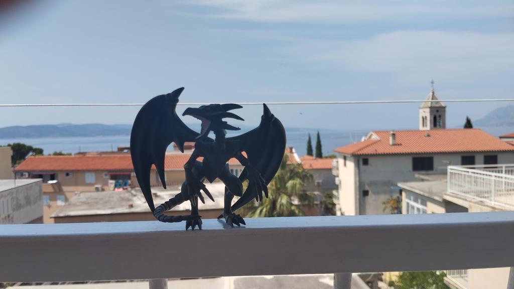 RedEyesJacollo's tweet photo. Red-eyes Black Dragon chillaxing in Baška Voda on vacation https://t.co/He1JsiYv4e