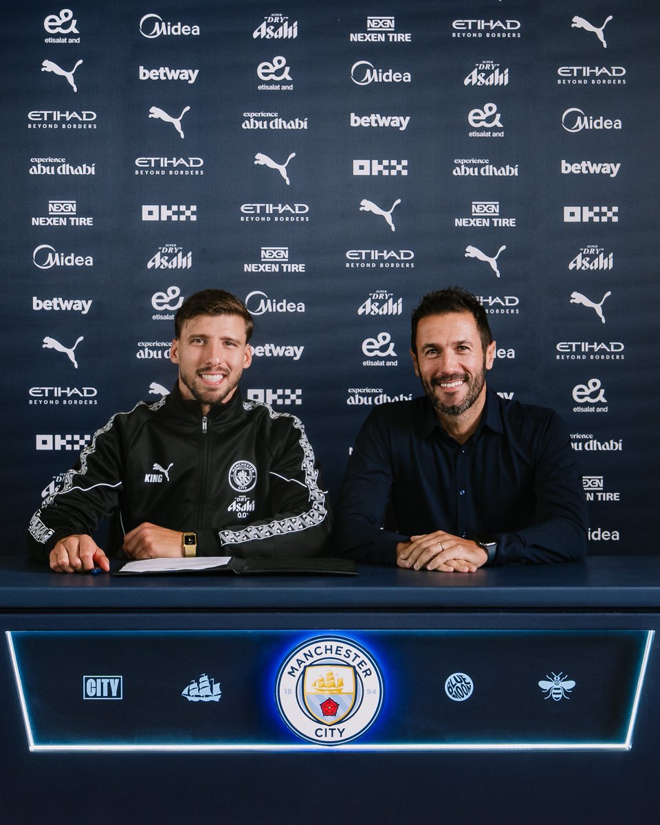 النادي يمنح روبن دياز الثقة بـتجديد عقده..

أتمنى باذن الله هذا الموسم يكون بداية عودة روبن دياز لمستواه المميز

روبن دياز اللي كان ركيزة أساسية في تحقيق دوري أبطال أوروبا وتحقيق الدوري 4 مرات على التوالي

باذن الله نشهد عودة السير روبن دياز لمستواه 💙