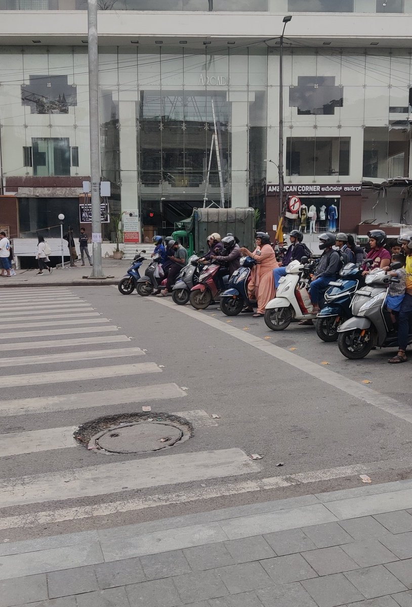 Everyone just waiting for that one green light moment☠️