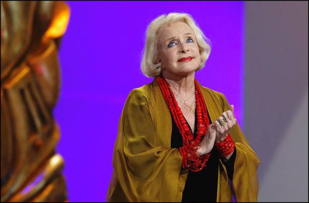 Les amis,
En ce 22 août, jour anniversaire de sa naissance, merci de ne jamais oublier le sourire, la classe et le talent de Micheline Presle.

Elle manque.