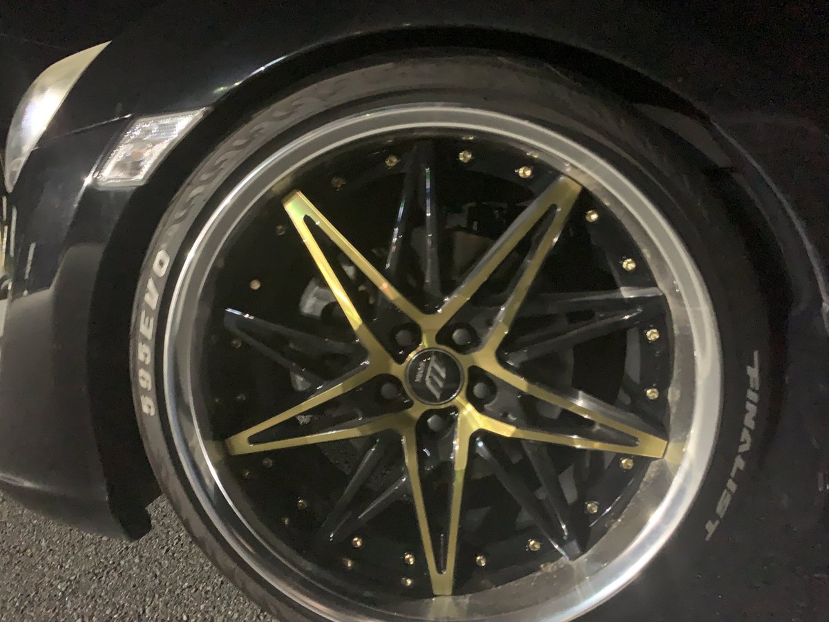 Shota_zn6's tweet photo. #ホイールの好きな所教えて
　🛞work SCHWERT SG1🛞
19インチ
黒と金の星型のデザインが良い
とにかくかっこいい‼︎ https://t.co/9TTGK3aHFM