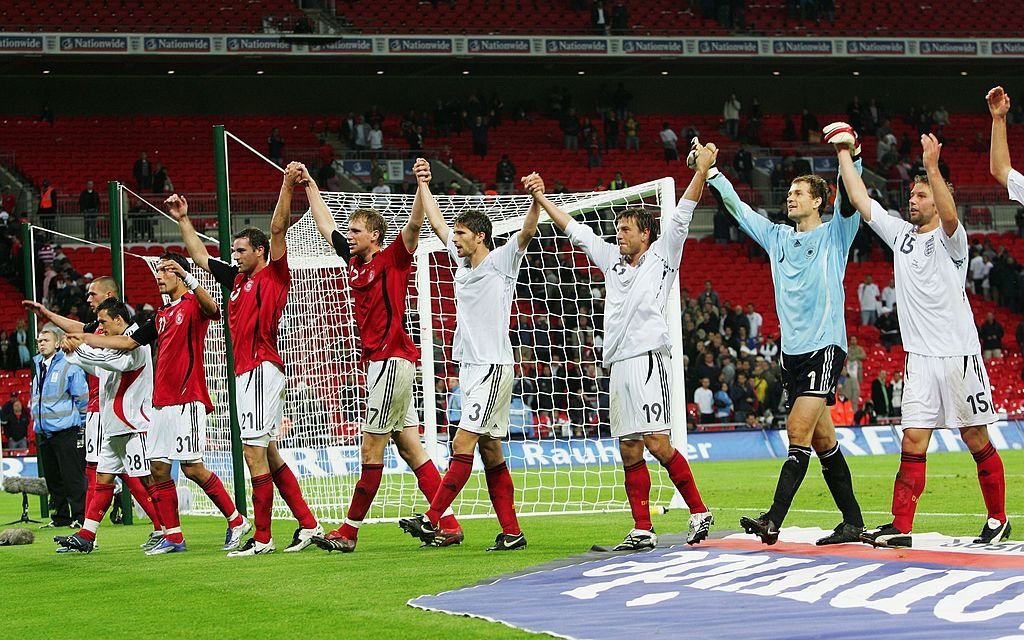 EURO2024DE's tweet photo. 🗓 #OnThisDay in 2007:
🏴 @England 🆚 @DFB_Team 🇩🇪 1:2
🏟 @wembleystadium
⚽🏴 #Lampard 1:0
⚽🇩🇪 @KK22official 1:1
⚽🇩🇪 #Pander 1:2 https://t.co/CBBhSyIBFp