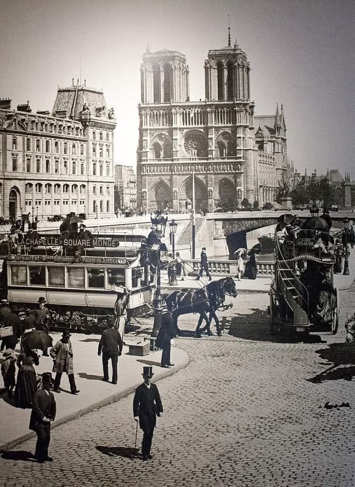 📸 Notre-Dame de Paris. 
1880.