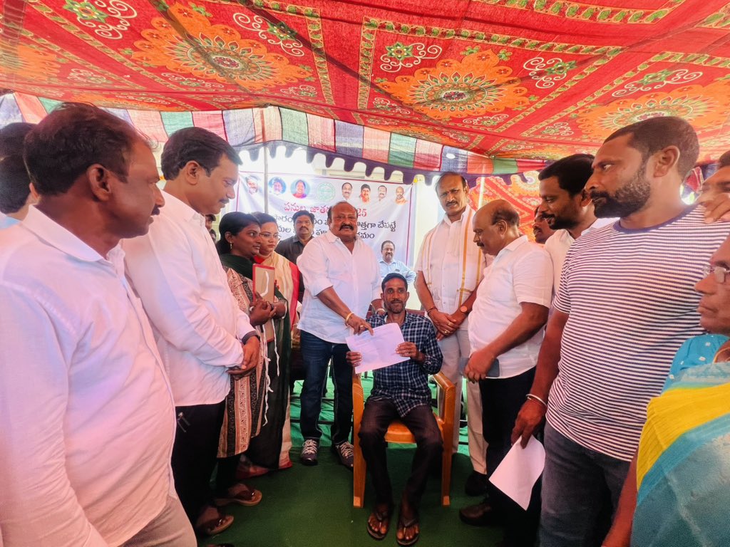 కరీంనగర్ నియోజకవర్గ పరిధిలోని కొత్తపల్లి మండలం కాజీపూర్ గ్రామంలో నూతన గ్రామ పంచాయతీ కార్యాలయాన్ని ప్రారంభించడం జరిగింది!
