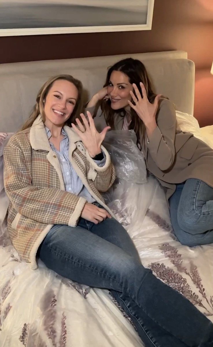 GRACIELARICOC's tweet photo. "I'm a firm believer that if you believe something and manifest it, it can come true. I know that Stefania and I would do it in a heartbeat"
𝐷𝑎𝑛𝑖𝑒𝑙𝑙𝑒 𝑆𝑎𝑣𝑟𝑒 

#MarinaSpinOff https://t.co/IojfXrUayW