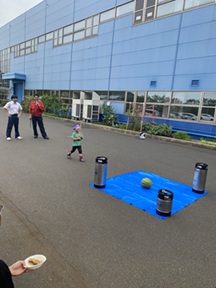 少し時間が経ってしまいましたが、8月9日(土)に堀内機械 京都工場にて、恒例のBBQ大会が開催されました🍖ご家族含め約80人が参加し、部署を超えた交流ができました。今回はスイカ割り🍉も行い、お子さんにも楽しんでもらえました😀 #BBQ #京都工場 #堀内機械