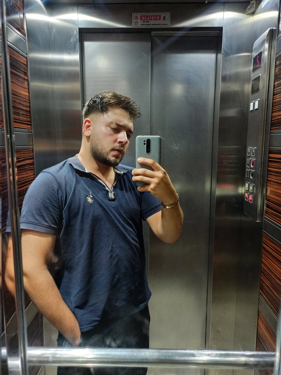 Hugedomm's tweet image. 1.70 sporsuz erkek pozu