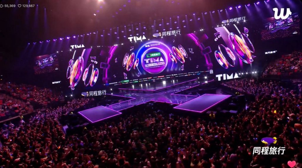 โหหห แล้วบิวกิ้นพีพีจะได้แสดงบนนั้นอ่ะ 
ปริ่มรอ ตื้นตันวะแก 

#ppkritt  #bbillkin