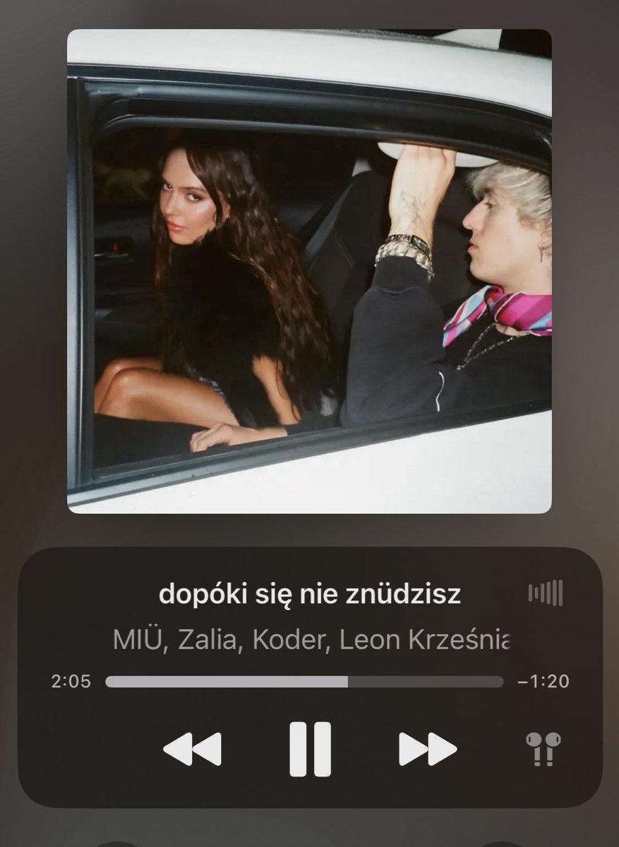 xpinklattee's tweet photo. Nie mogę jej wyrzucić z głowy już od kilku dni https://t.co/UhN155q9YD