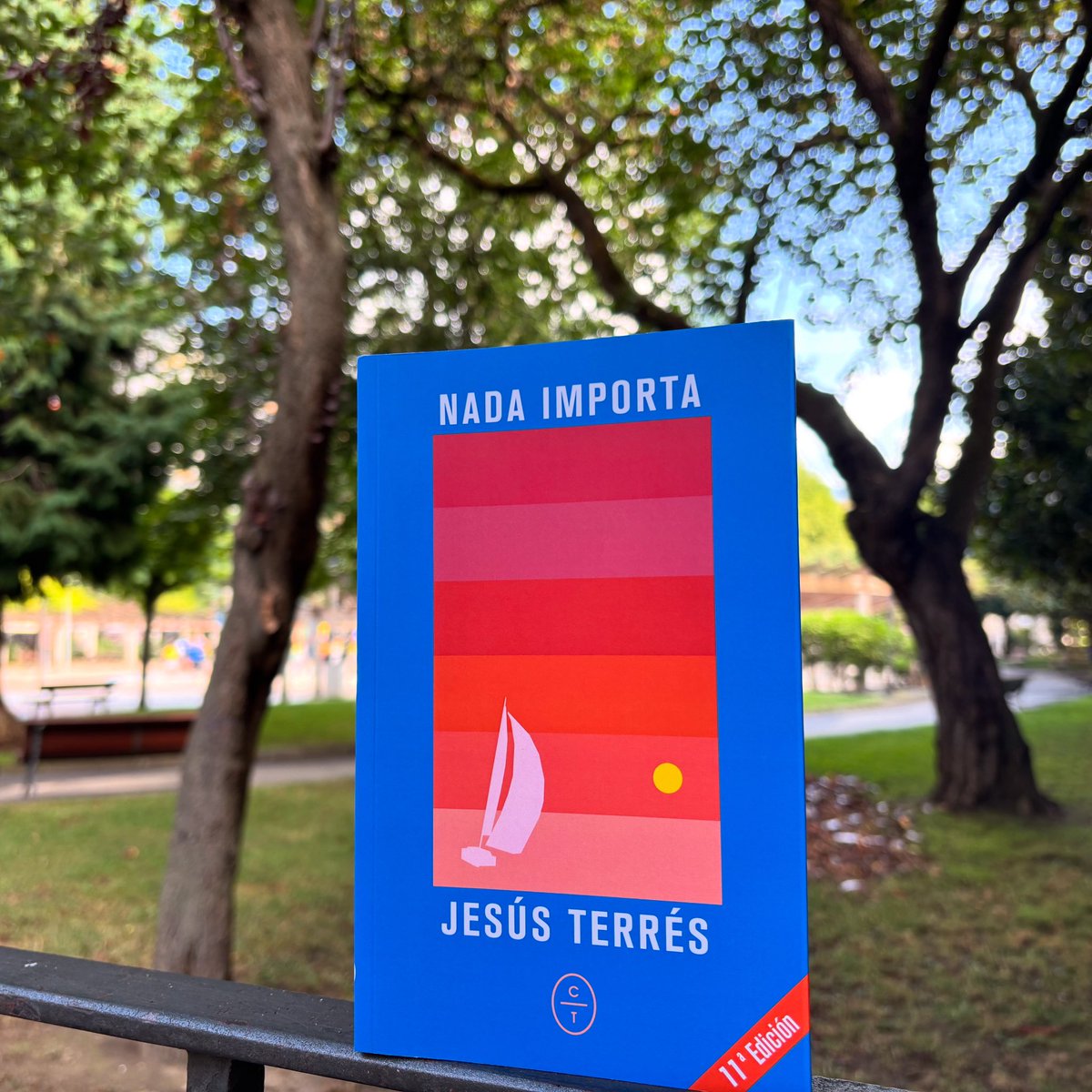 #234 “¿Que por qué seguir? Porque estás aquí, porque aún nos quedan cosas que decir”. 

Jesús Terrés, Círculo de tiza. 

📚 librerialapilarica.com/libro/nada-imp… 

#lapilaricarecomienda #mieres #yocomproenmieres #laslibreriasimportan #tulibreriaesdebarrio #laslibreriasrecomiendan