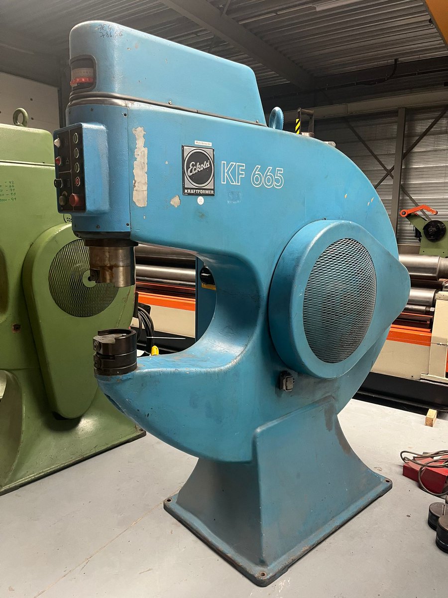 mach4metal's tweet image. Eckold Kraftformer KF 665  
Number of strokes150 / 300 / 600Min.
Maximum sheet thickness 6.0mm
Horizontal troath 675mm
Vertical troath 450mm
Max. thickness Stainles 4.0mm
Max. thickness Aluminium 8.0mm
Motorised ram adjustment 0 - 80
Power 4.1kW
#kraftformer #eckold #KF665