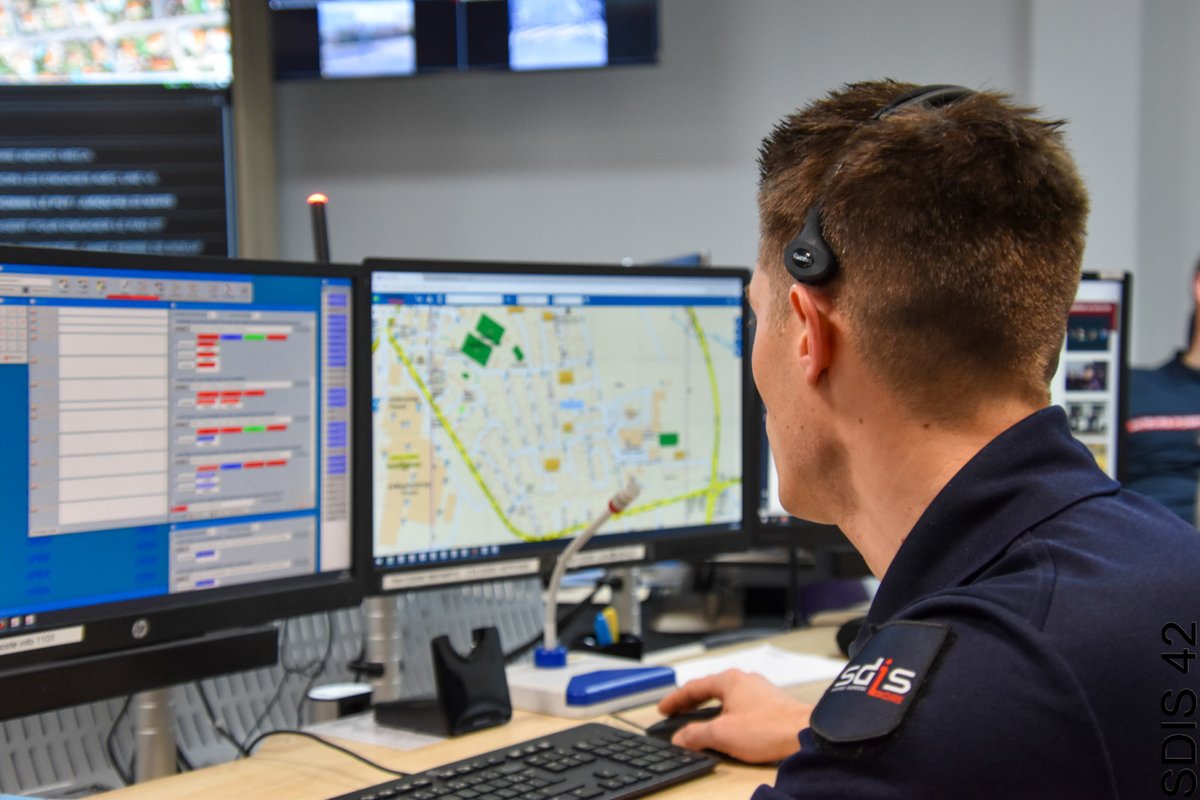 📞18/112 : une voix qui peut sauver une vie
🚨 Hier, une fillette de 6 ans a pu être réanimée après une noyade.
🙏Un membre de sa famille a réalisé un massage cardiaque guidé par l’opérateur pompier @Sdis42 
👉 Commencer tôt la réanimation, c’est multiplier les chances de survie.