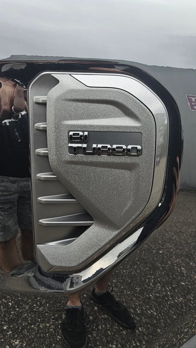 Auf altem folgt neues, so schade es war meinen Mondeo mit einer kleinen Träne abzugeben, freue ich mich umso mehr ein Kindheitstraum zu erfüllen 😇

#Ford #PickUp