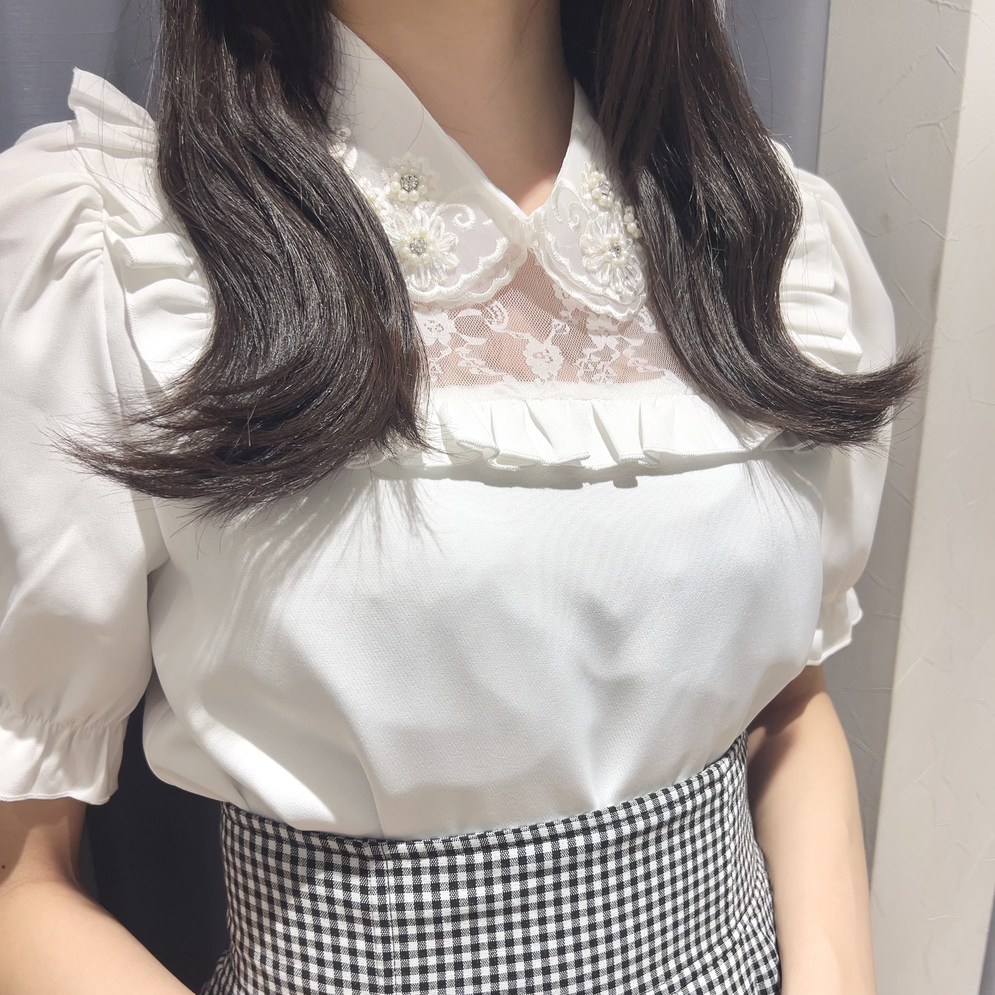 EVELYN トップス、スカート evelyn トップス 刺繍襟ニット グレー - メルカリ