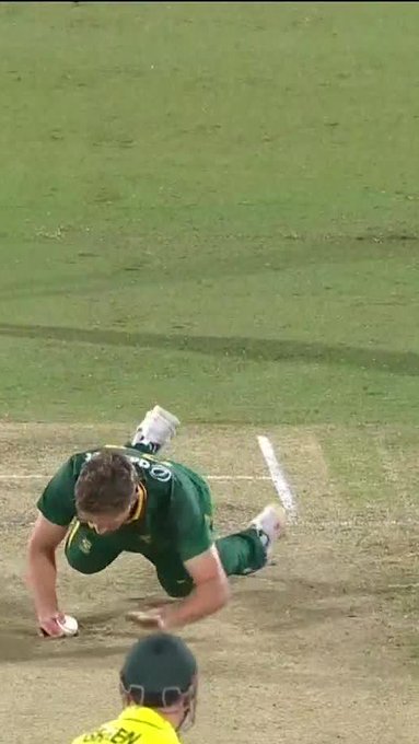 Wiaan Mulder had a scary fall running in for his first delivery of the evening, but dismissed Mitch Marsh just moments later.