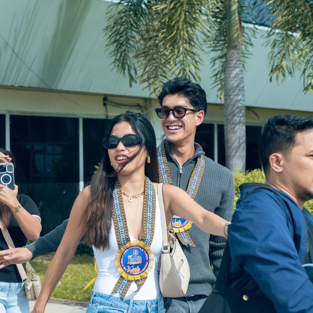 they look like a hollywood couple 

SHUVEE MARUPOK MV
SHUVEE MARUPOK MV